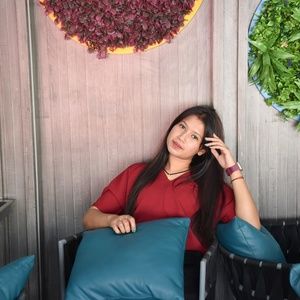 Meet your Posher, Sandhya